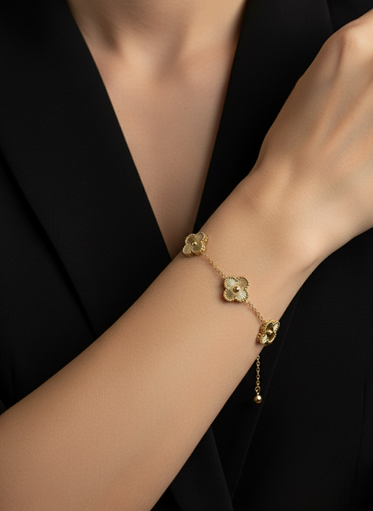 Golden Bloom Clover Bracelet | Bracelets | Jueria