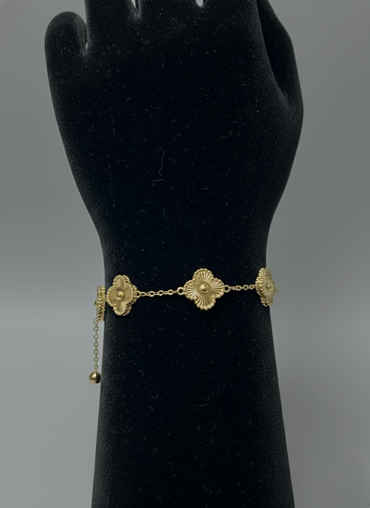 Golden Bloom Clover Bracelet | Bracelets | Jueria