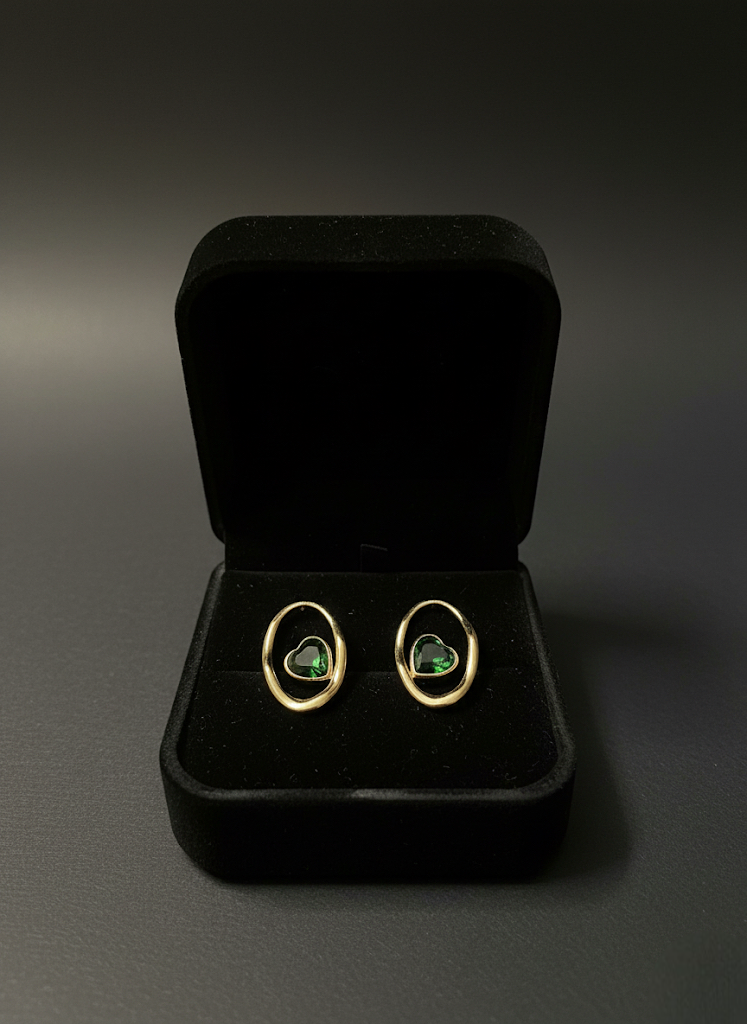 Emerald Heart Embrace Earrings | Earrings | Jueria