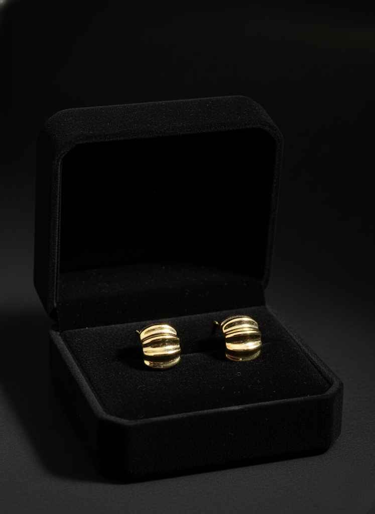 Golden Ridge Hoop Earrings | Earrings | Jueria