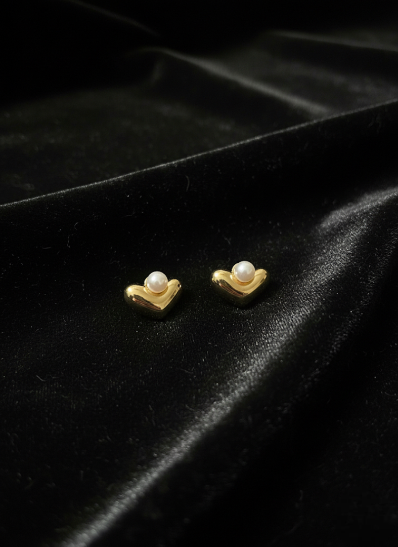 Golden Heart Pearl Studs | Studs | Earrings | Jueria