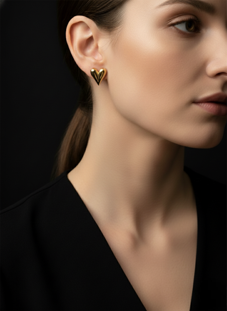 Golden Heart Studs | Earrings | Jueria