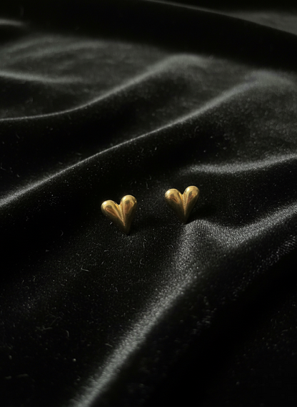 Golden Heart Studs | Earrings | Jueria