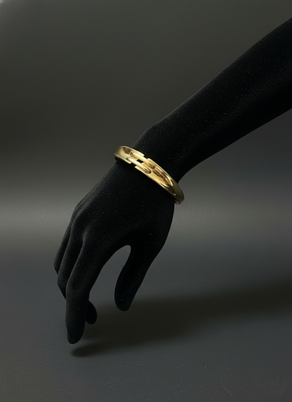 Golden Interlocking Bar Cuff Bracelet | Jueria