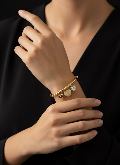 Golden Heart Charm Bangle | Jueria