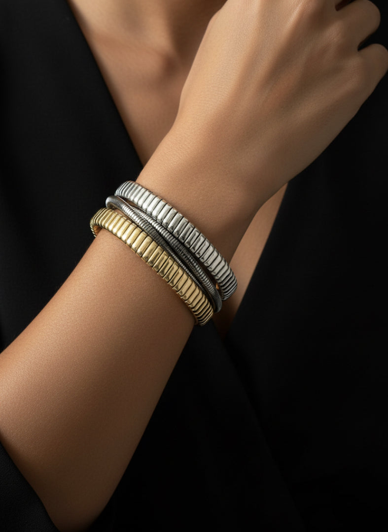 Dual-Tone Ribbed Coil Bracelet | Jueria