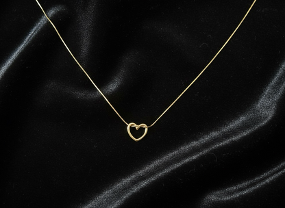Golden Heart Minimalist Necklace | Beautiful Gift To Girlfriend | Jueria