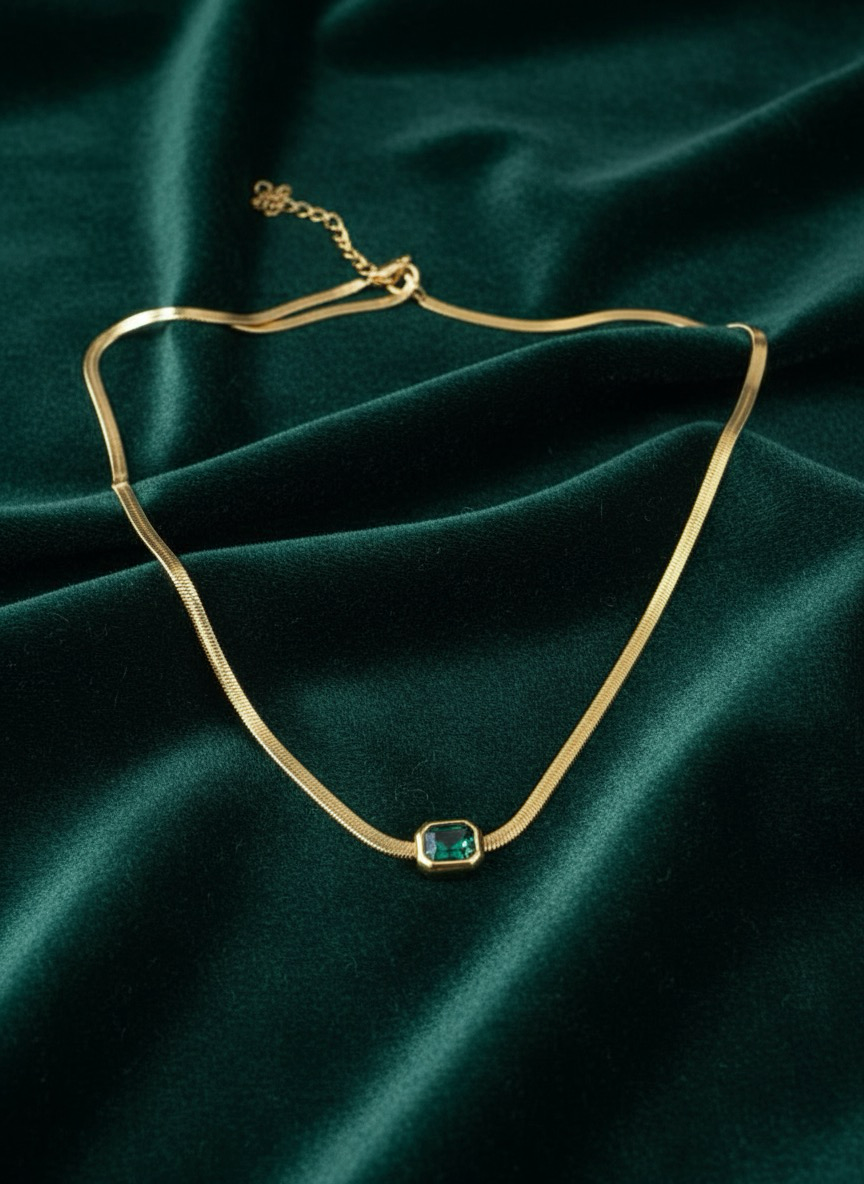Emerald Luxe Pendant Necklace | Beautiful Jewellery To Gift | jueria