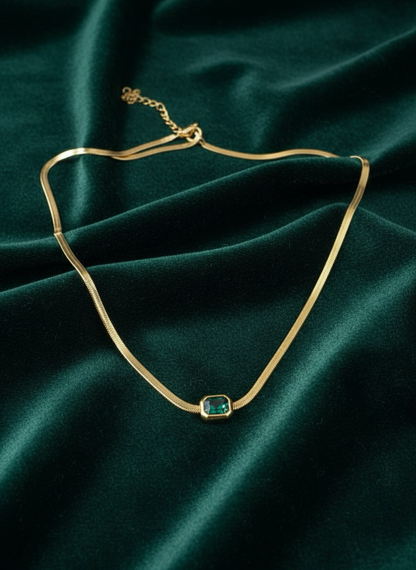 Emerald Luxe Pendant Necklace | Beautiful Jewellery To Gift | jueria
