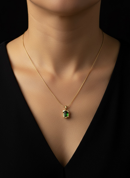 Verdant Wave Gold Pendant | Green Gemstone Pendent | Jueria