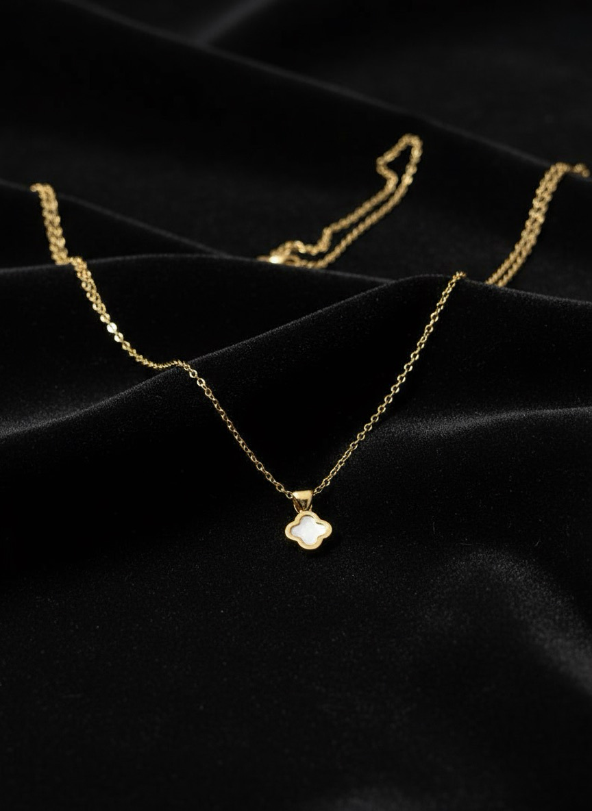 Mother of Pearl Clover Pendant | Beautiful Pendent Under 500|  Jueria