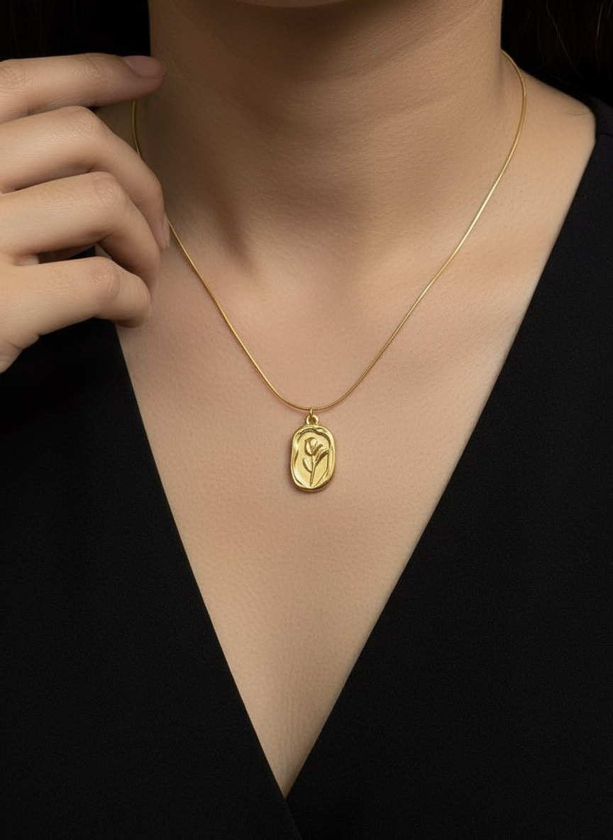 Golden Bloom Pendant Necklace | High-Quality, Anti-Tarnish | Jueria